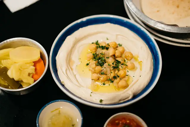 hummus-7239416_640 middle eastern dishes